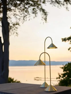 Mobiele outdoor LED tafellamp Grasp, dimbaar