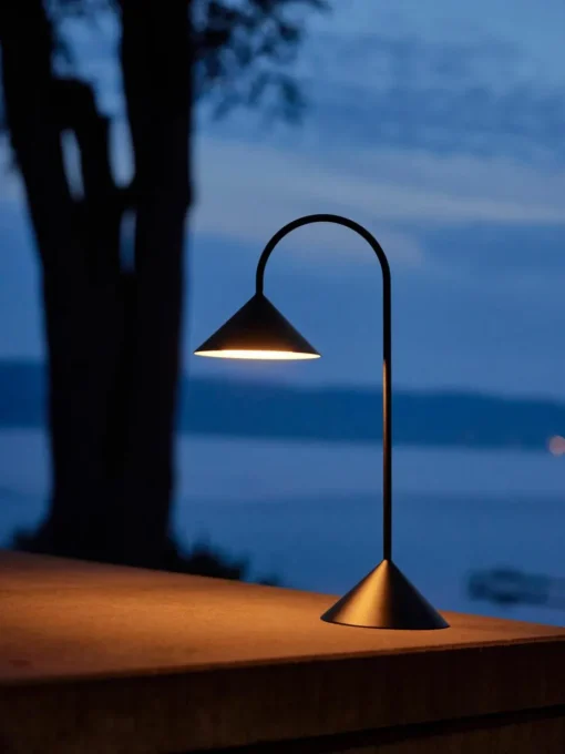 Mobiele outdoor LED tafellamp Grasp, dimbaar