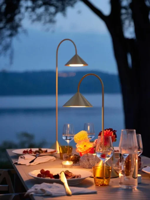 Mobiele outdoor LED tafellamp Grasp, dimbaar