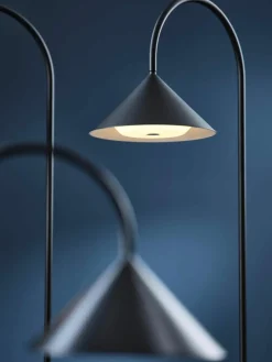 Mobiele outdoor LED tafellamp Grasp, dimbaar