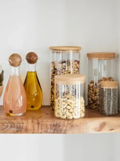 Mondgeblazen azijn- en olie-dispenser Eden met houten deksel, set van 2