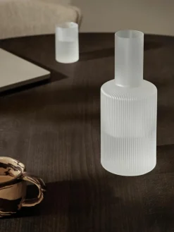Mondgeblazen karaf Ripple met groefreliëf, 1 L