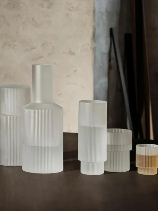 Mondgeblazen kleine waterkaraffen Ripple met waterglas, set van 2