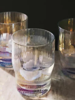 Mondgeblazen waterglazen Juno met groefreliëf en paarlemoer glans, 4 stuks