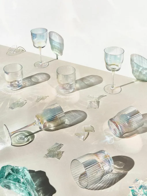 Mondgeblazen waterglazen Juno met groefreliëf en paarlemoer glans, 4 stuks