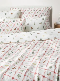 Omkeerbaar katoenen perkal dekbedovertrek Twigs met winterse prints