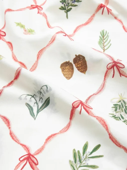 Omkeerbaar katoenen perkal dekbedovertrek Twigs met winterse prints