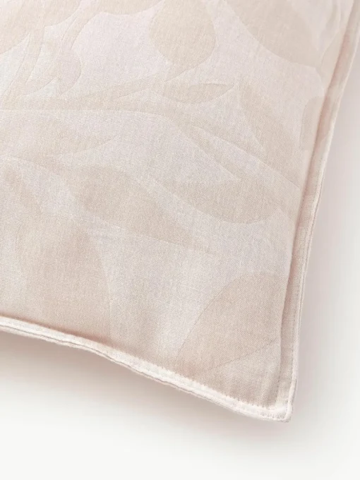 Omkeerbare mousseline kussenhoes Jasmina met bloemenpatroon in roze