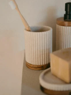 Ovaal zeepbakje Laura met houten decoratie