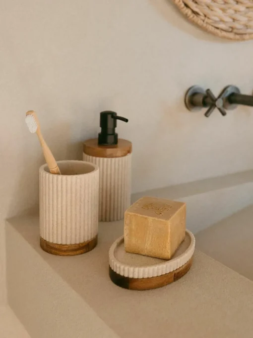 Ovaal zeepbakje Laura met houten decoratie