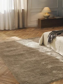 Pluizig hoogpolig vloerkleed Leighton