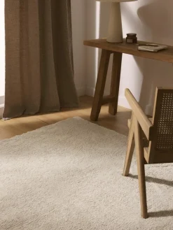 Pluizig hoogpolig vloerkleed Leighton
