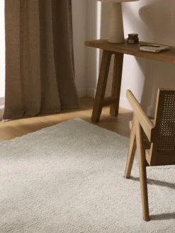 Pluizig hoogpolig vloerkleed Leighton