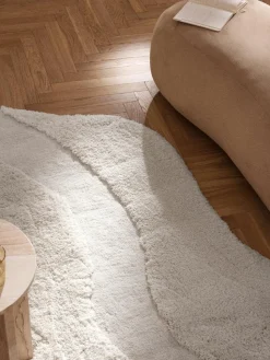 Pluizig vloerkleed Kyla in organische vorm