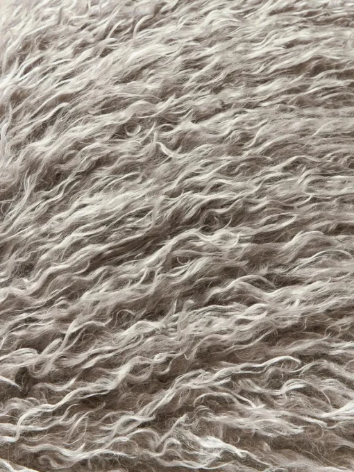 Pluizige kussenhoes van imitatievacht Morten, gekruld