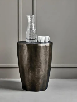 Ronde bijzettafel Meta, handgemaakt