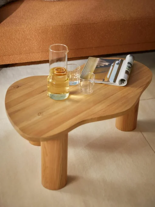 Salontafel Didi van eikenhout in organische vorm