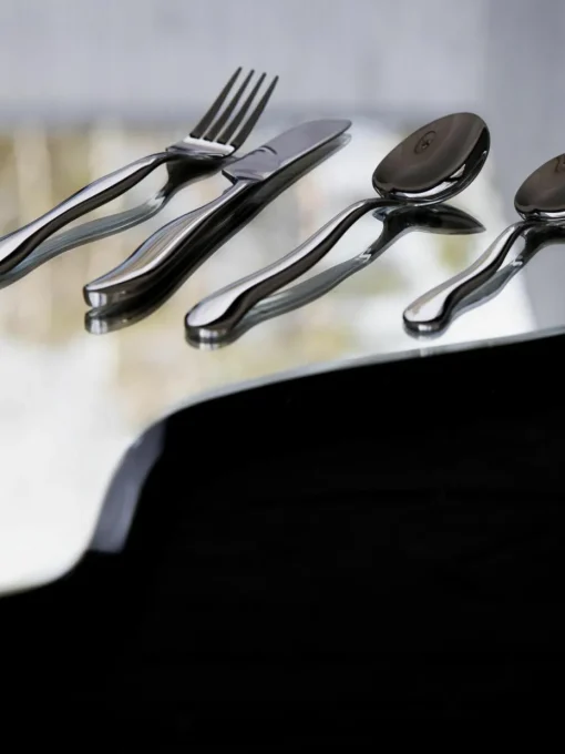 Satijnen bestekset Waverly met gehamerde handvatten, 4 personen (16-delig)