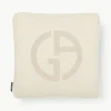 Sierkussen Janette met Giorgio Armani-logo