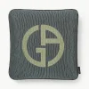 Sierkussen Janette met Giorgio Armani-logo