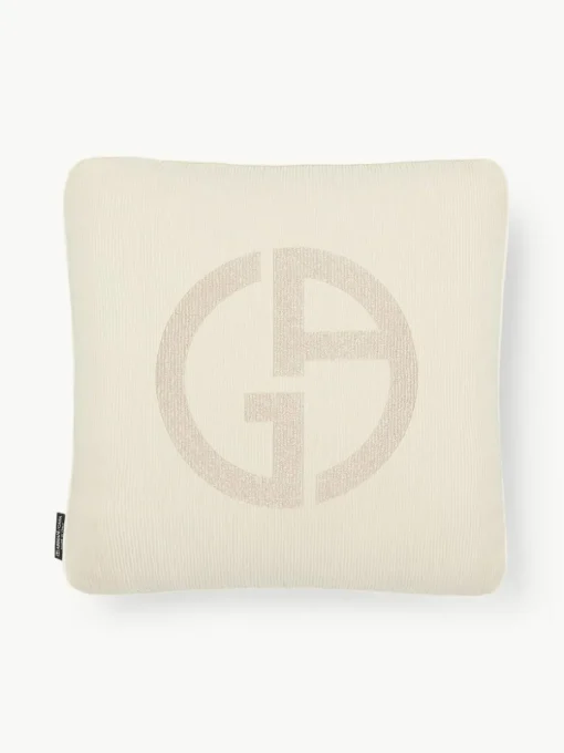 Sierkussen Janette met Giorgio Armani-logo