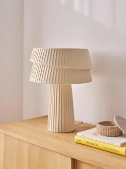 Tafellamp Nyla met asymmetrische lampenkap