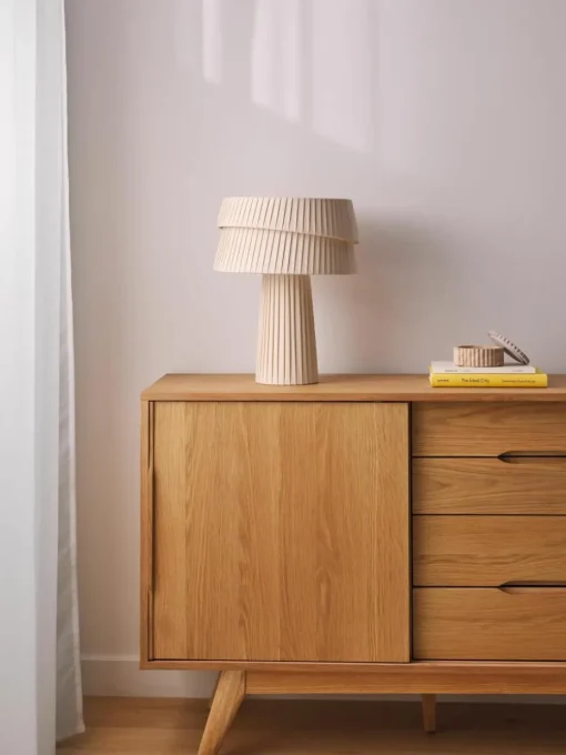 Tafellamp Nyla met asymmetrische lampenkap