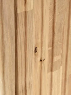 Tv-meubel Avourio van eikenhout met geribde voorkant, 2 deuren