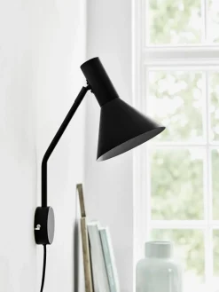 Verstelbare design wandlamp Lyss
