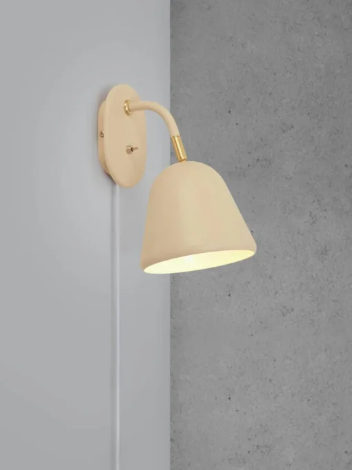 Verstelbare wandlamp Mala met stekker