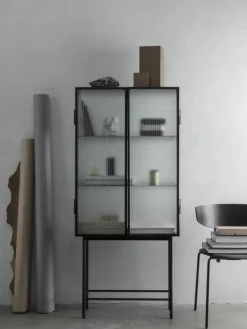 Vitrine Haze met glazen deuren