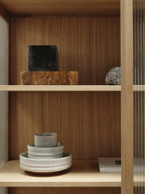 Vitrine Reed met gecanneleerd glas