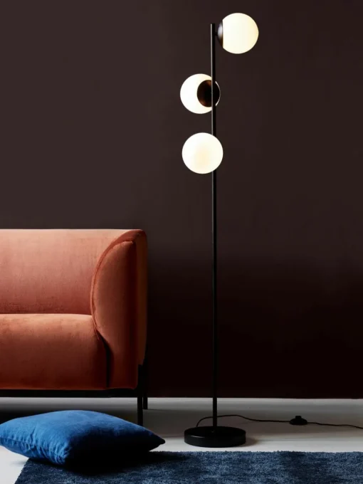 Vloerlamp Lilly van opaalglas