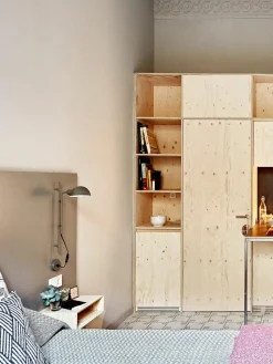 Wandlamp Funiculí met stekker en verstelbare lampenkap