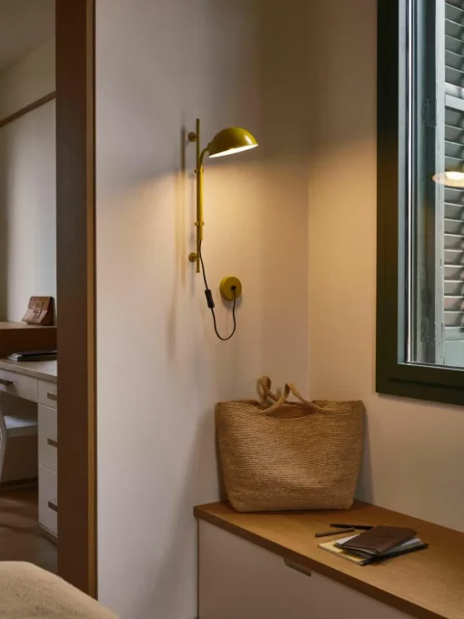 Wandlamp Funiculí met stekker en verstelbare lampenkap