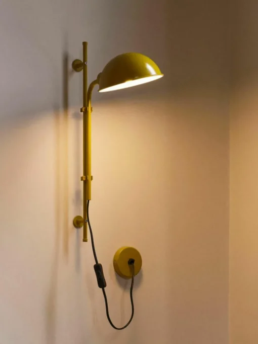 Wandlamp Funiculí met stekker en verstelbare lampenkap