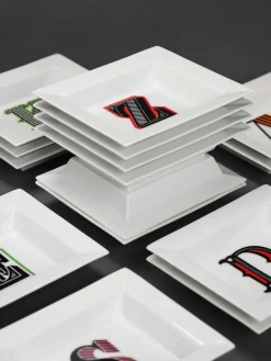 Westwing Collection x MEISSEN, handgemaakte vide-poche initialen met decoratie