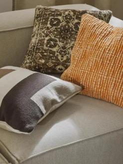 Wollen kussenhoes Aylin met abstracte decoratie