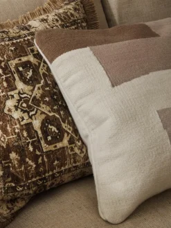 Wollen kussenhoes Aylin met abstracte decoratie