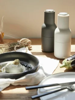 Zout & pepermolen Bottle Grinder met deksel van edelstaal, set van 2